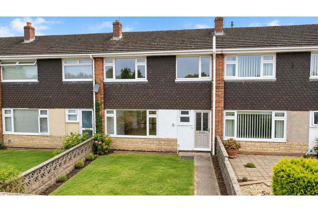 Property photo 1 of 28