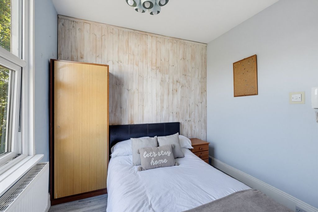 Property photo 2 of 8 0023
