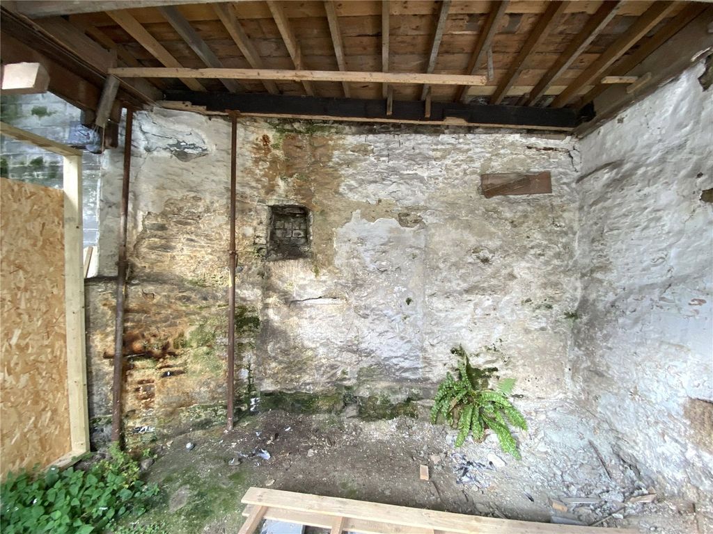 Property photo 3 of 7 Internal