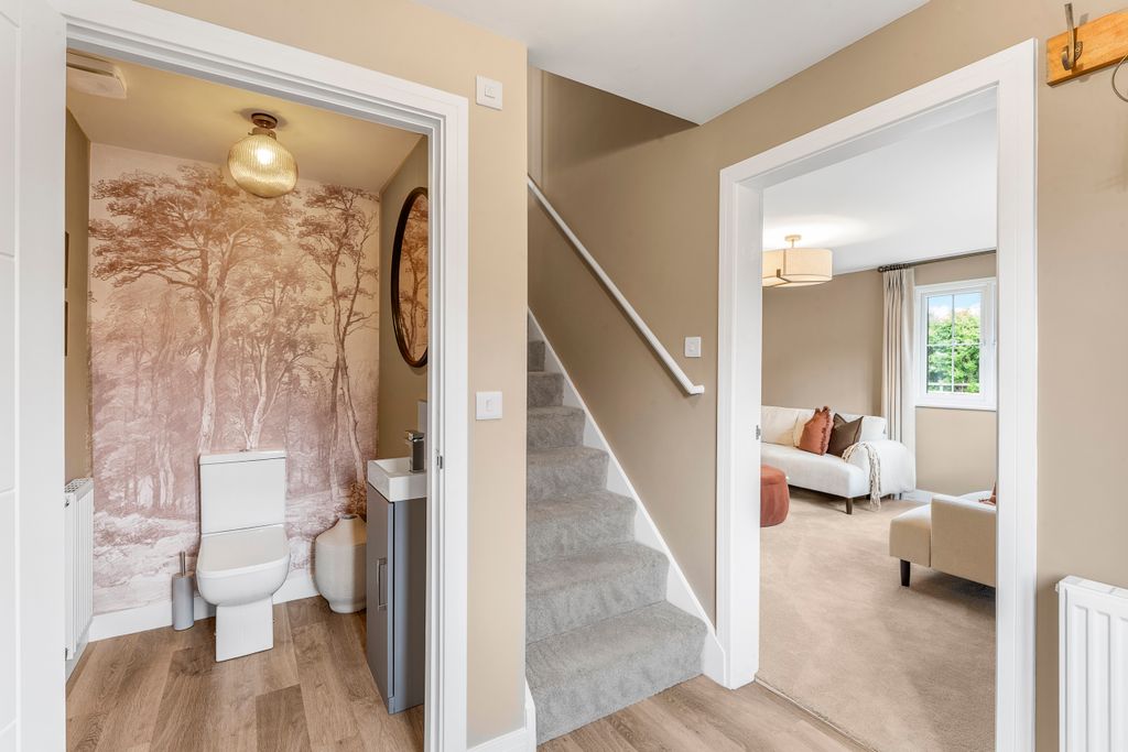 Property photo 2 of 17 Hallway