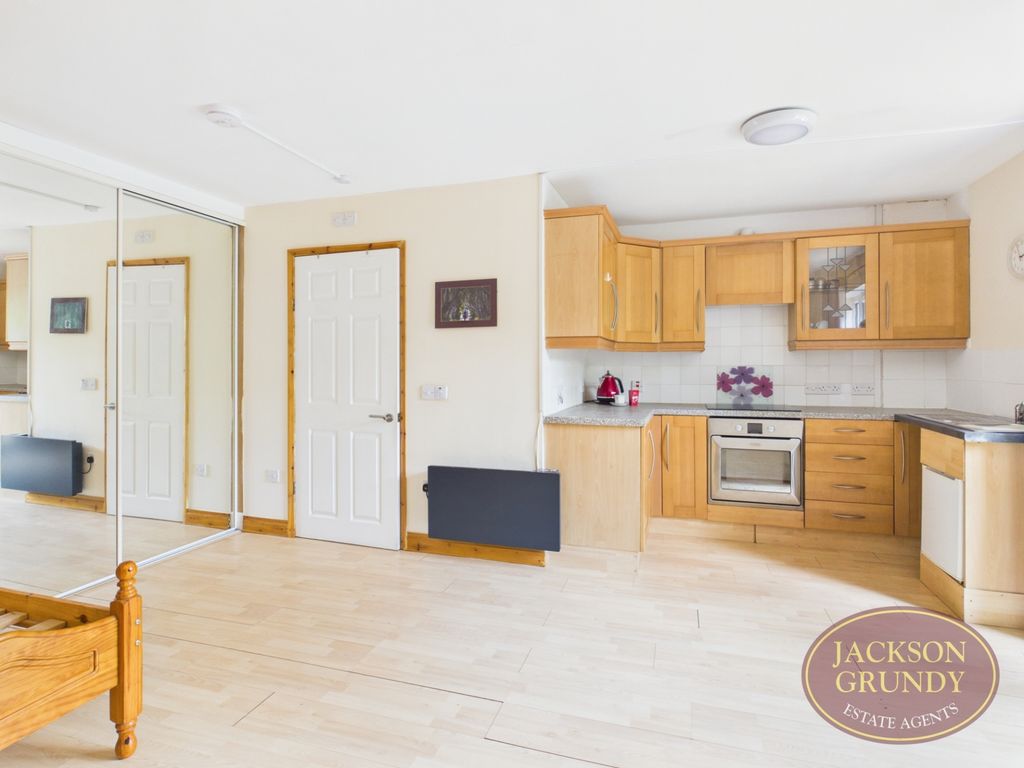Property photo 3 of 9 Sheaf Street