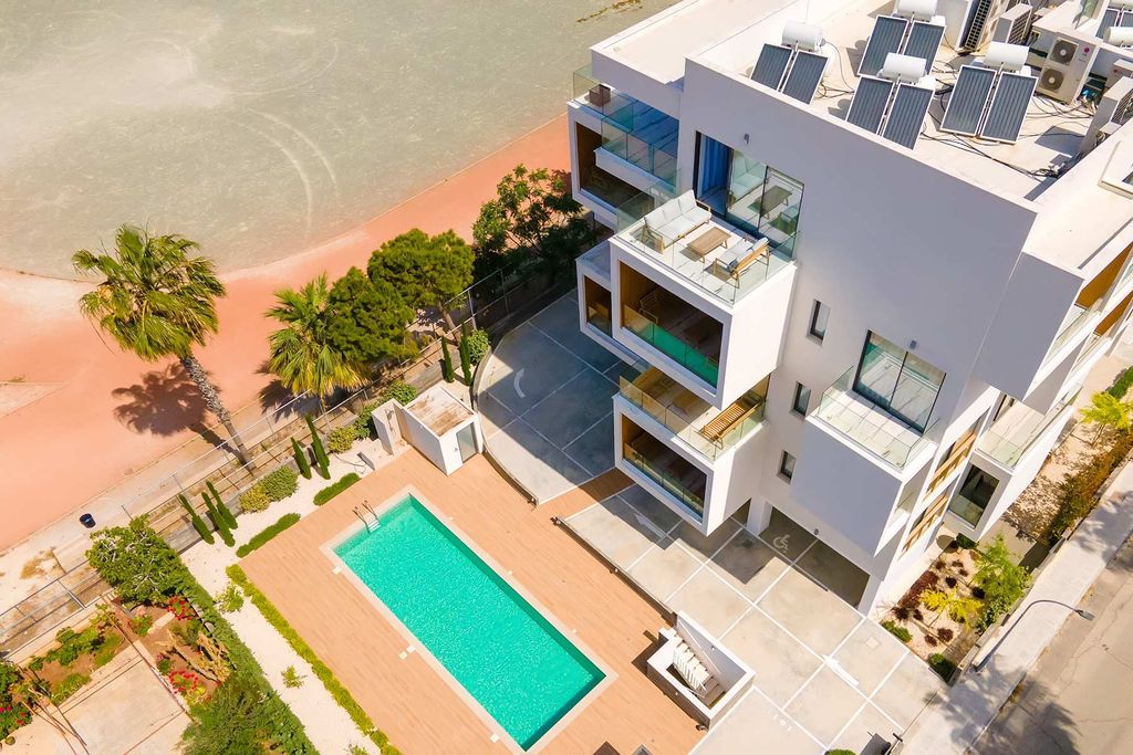 Property photo 3 of 22