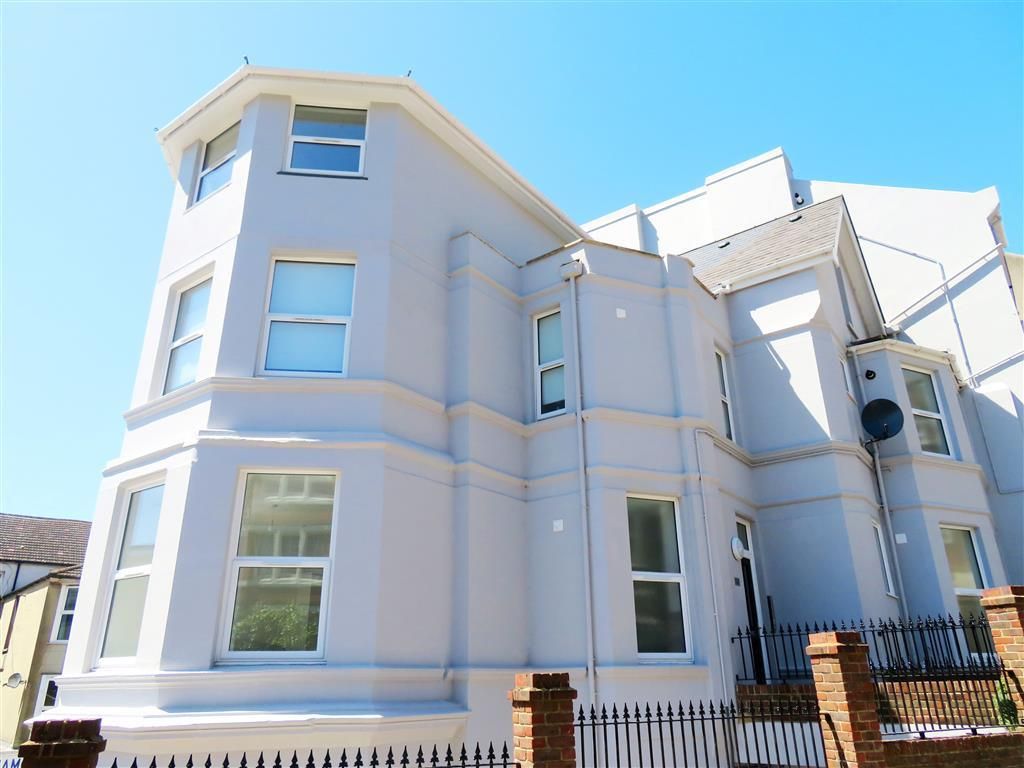 Property photo 1 of 6 Front