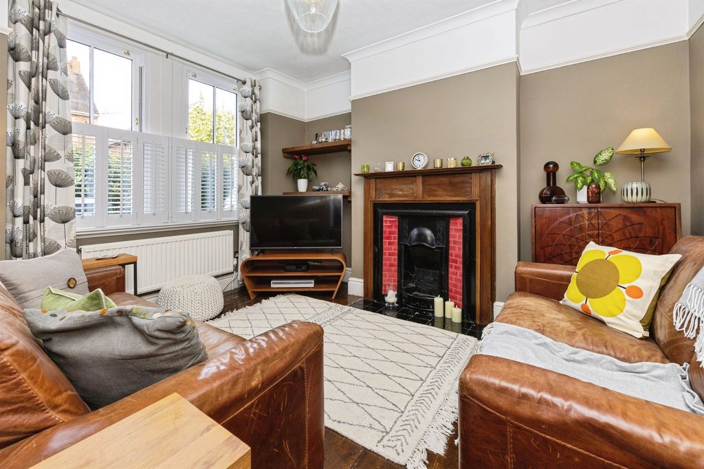 Property photo 2 of 17