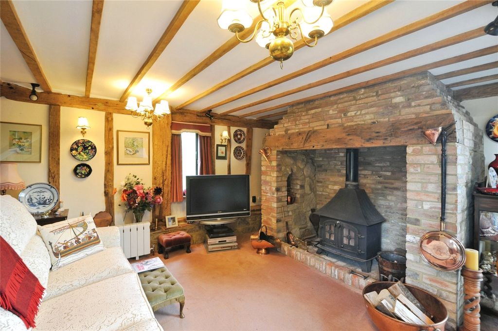Property photo 3 of 31 Snug
