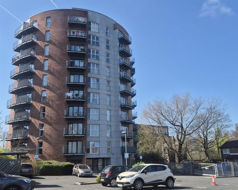 Property photo 2 of 8 40 The Drum Ext.Jpg