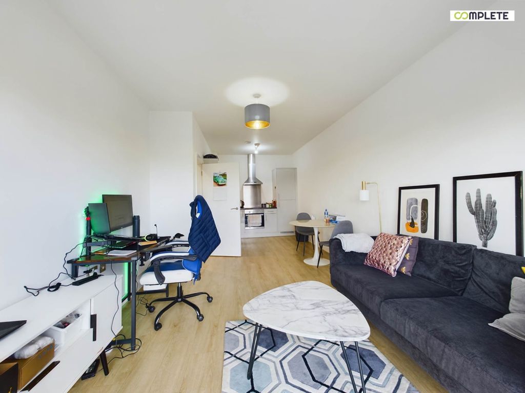 Property photo 3 of 6