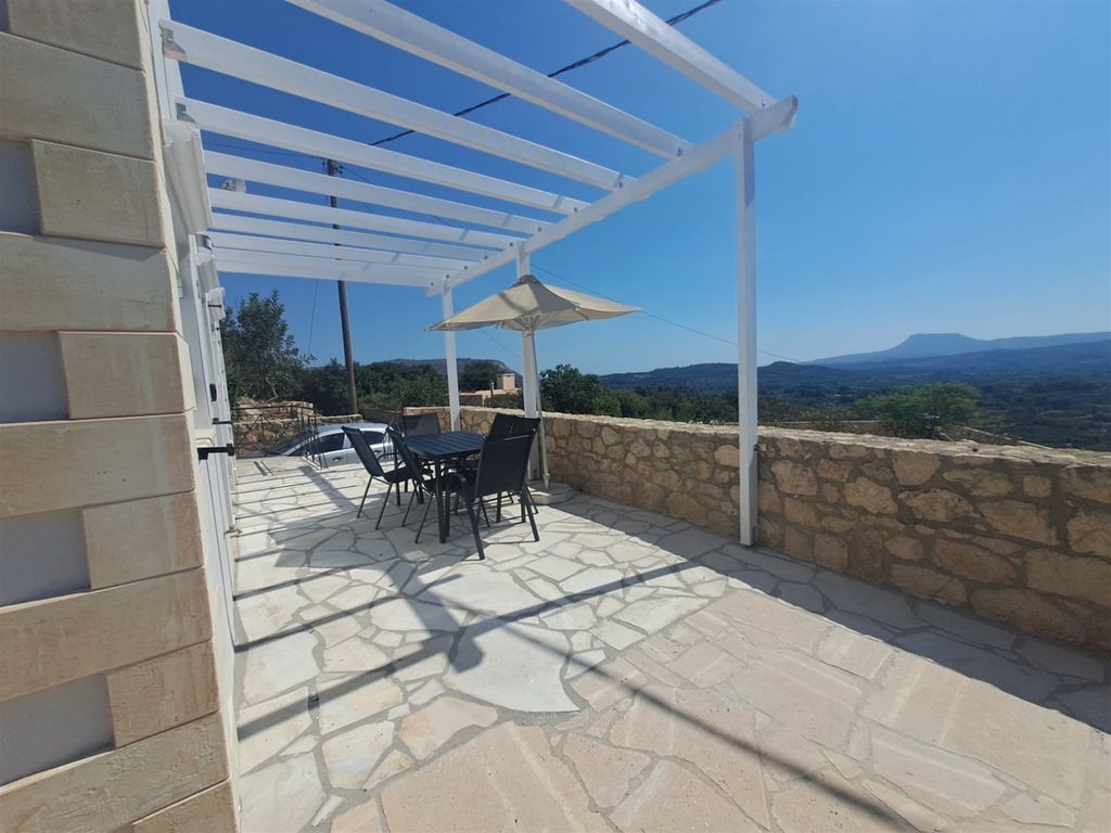 Property photo 2 of 39