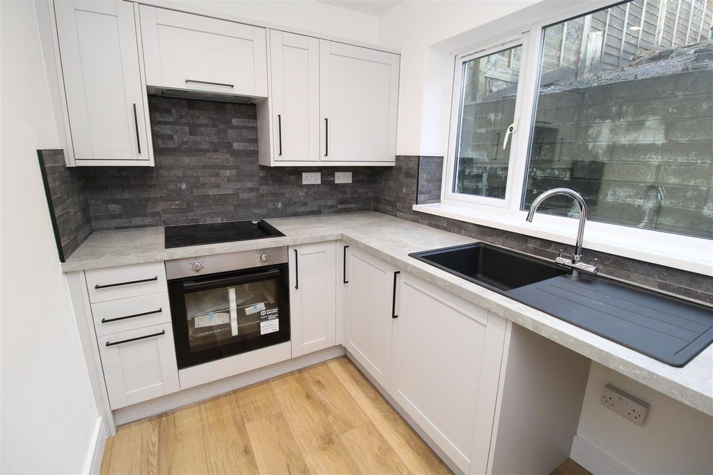Property photo 1 of 13 Img_5586.Jpg