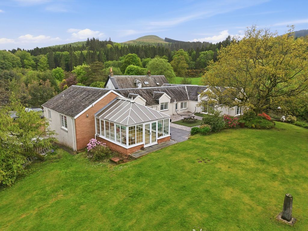 Property photo 1 of 32