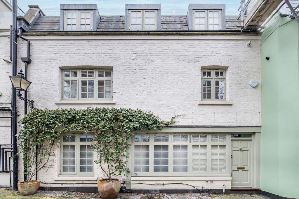 Property photo 1 of 12 Facade