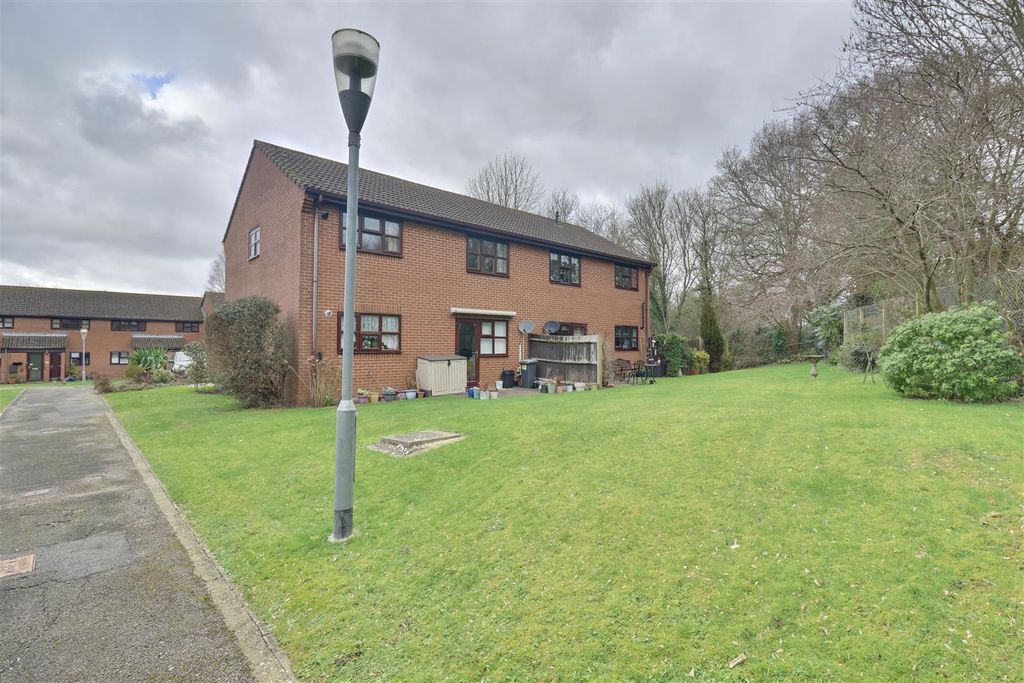 Property photo 2 of 15 F5279Aa6-8F4C-483F-B92C-753D2B8C7F62_1_201_A.Jpeg