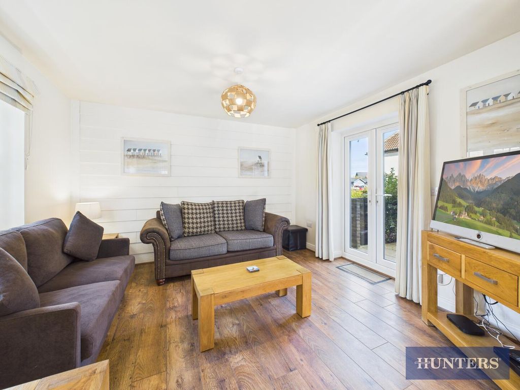 Property photo 2 of 15 Living Room