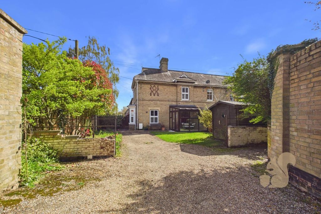 Property photo 1 of 21 Property &amp; Garden