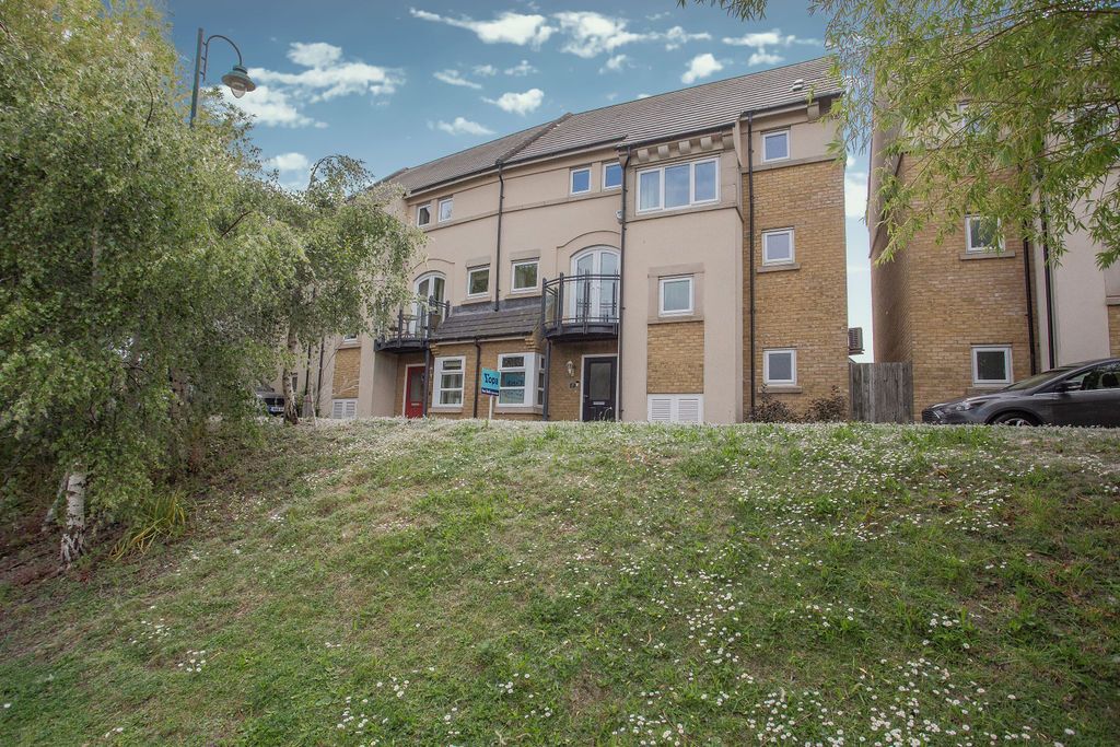 Property photo 2 of 31 02