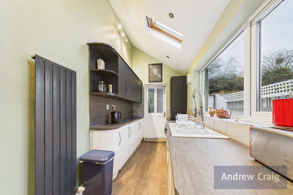 Property photo 3 of 18 Kitchen