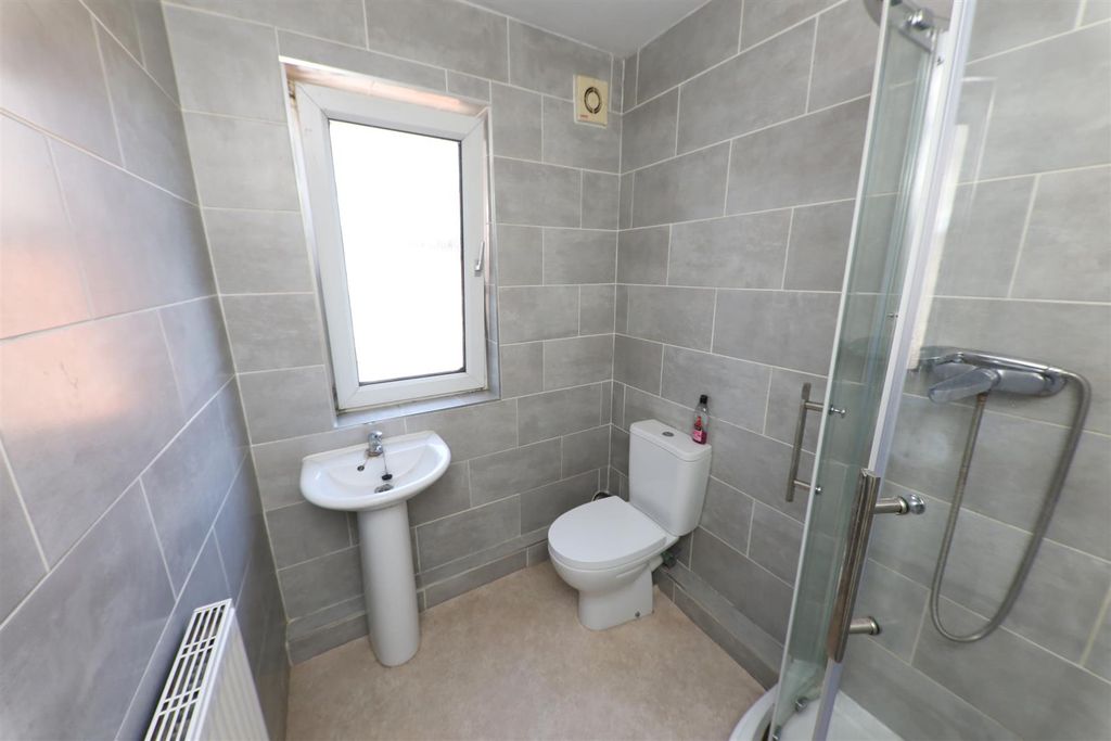 Property photo 3 of 26 Shower Room