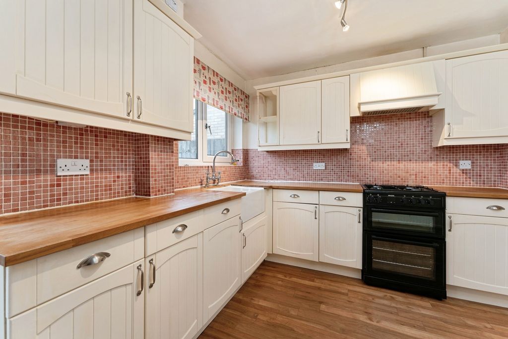 Property photo 3 of 18 Pbox-Img.Jpg