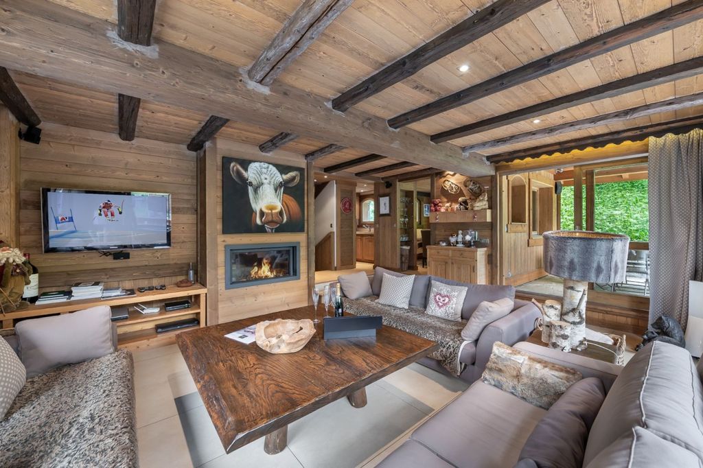 Property photo 1 of 7 Meribel Chalet For S
