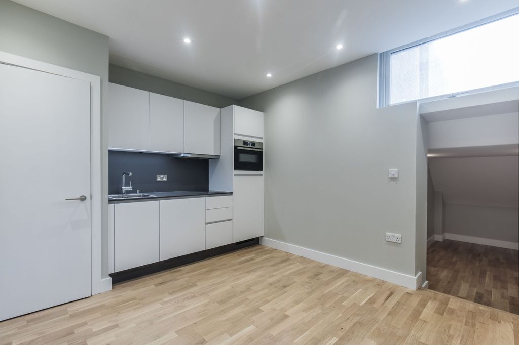 Property photo 1 of 23 Living_Room