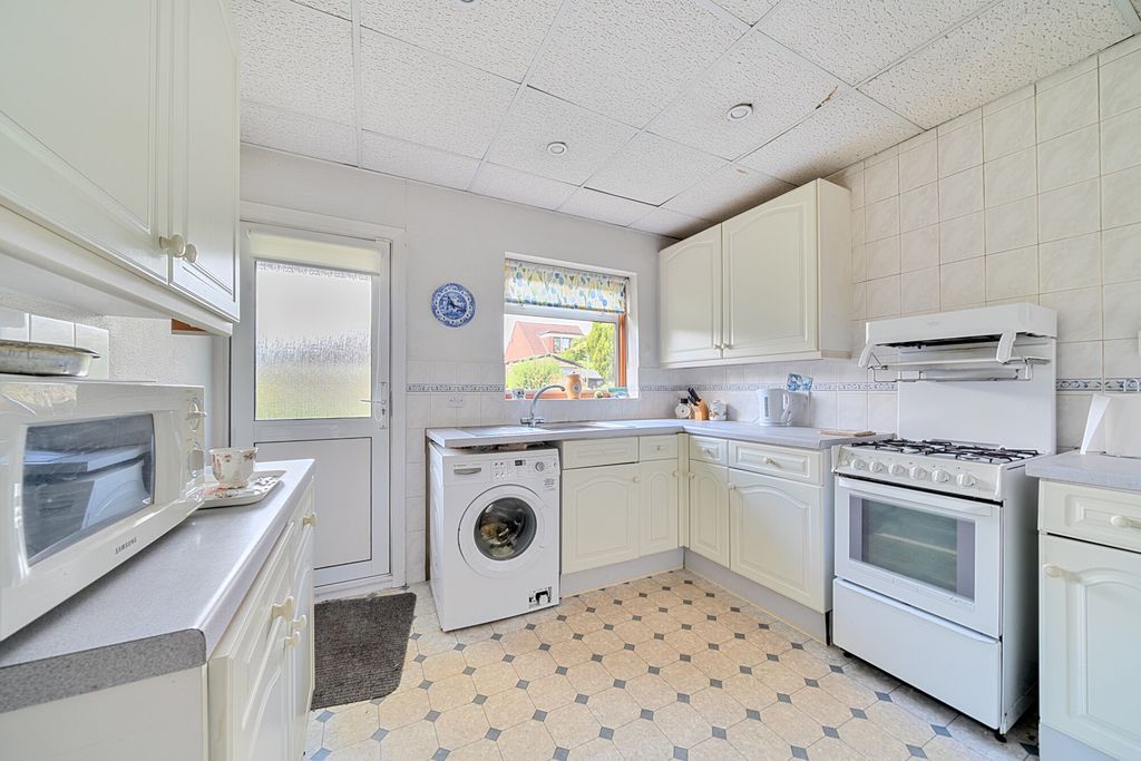 Property photo 3 of 21 1299683-3-68308A8...