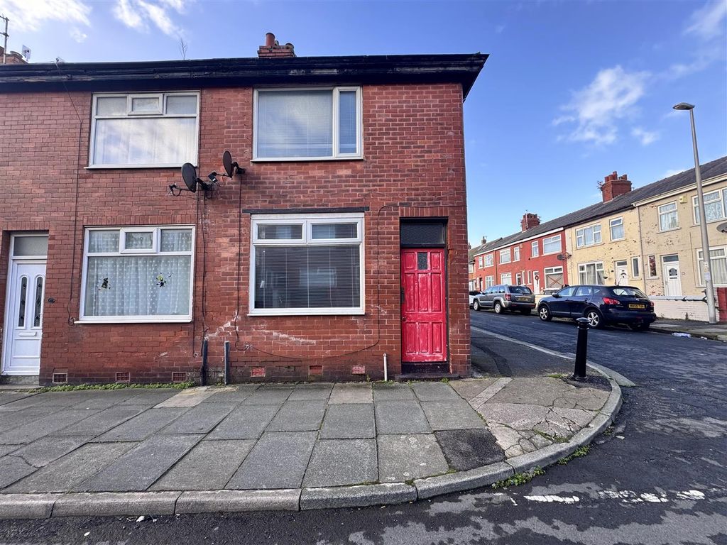 Property photo 1 of 9 External