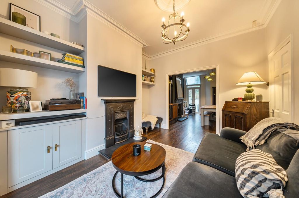 Property photo 2 of 19 1407710-11-6985d3d05c8A8.Jpg