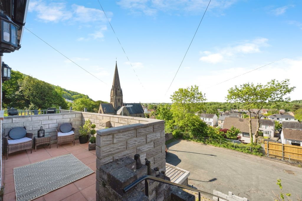 Property photo 3 of 22