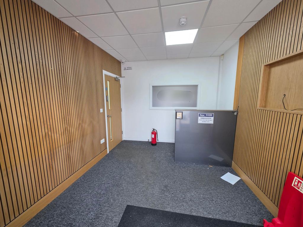 Property photo 2 of 6