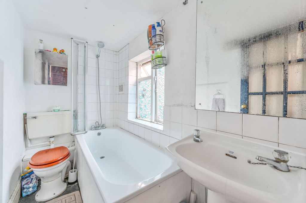 Property photo 1 of 9