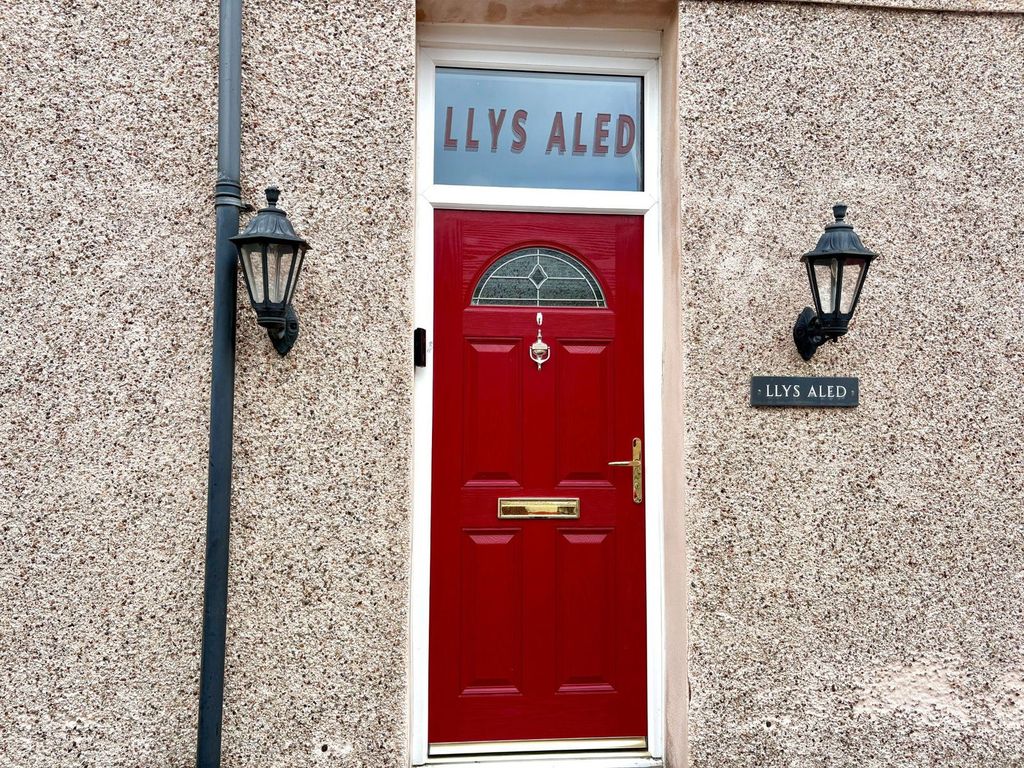 Property photo 2 of 31