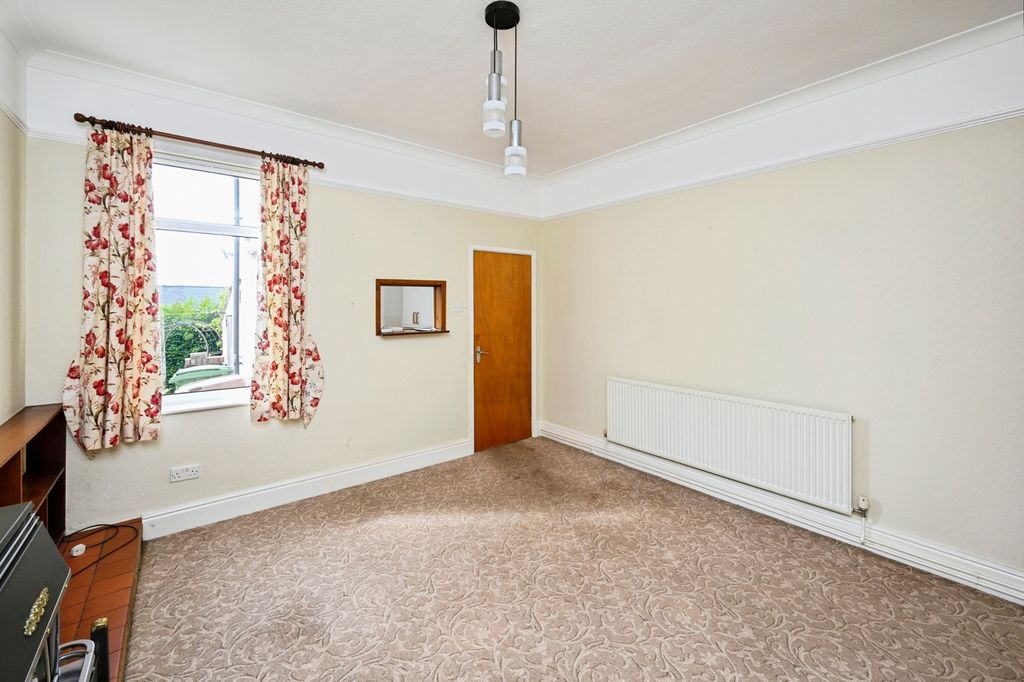 Property photo 3 of 23 Dining Room