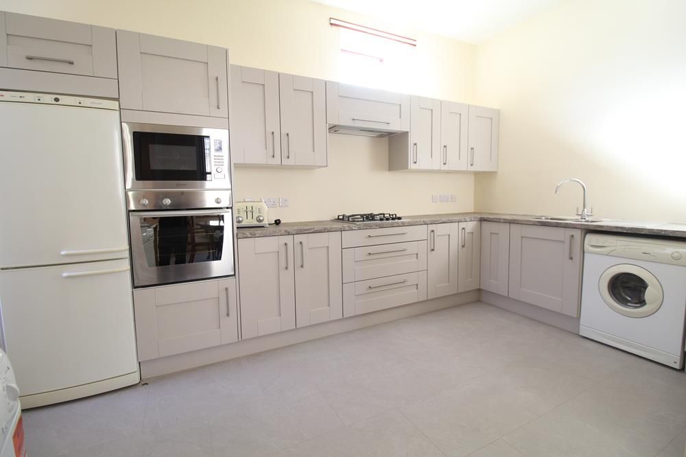 Property photo 1 of 6 Kitchen