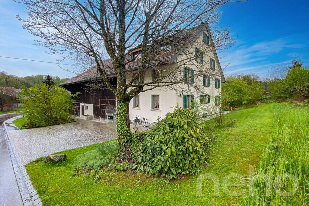 Property photo 2 of 13