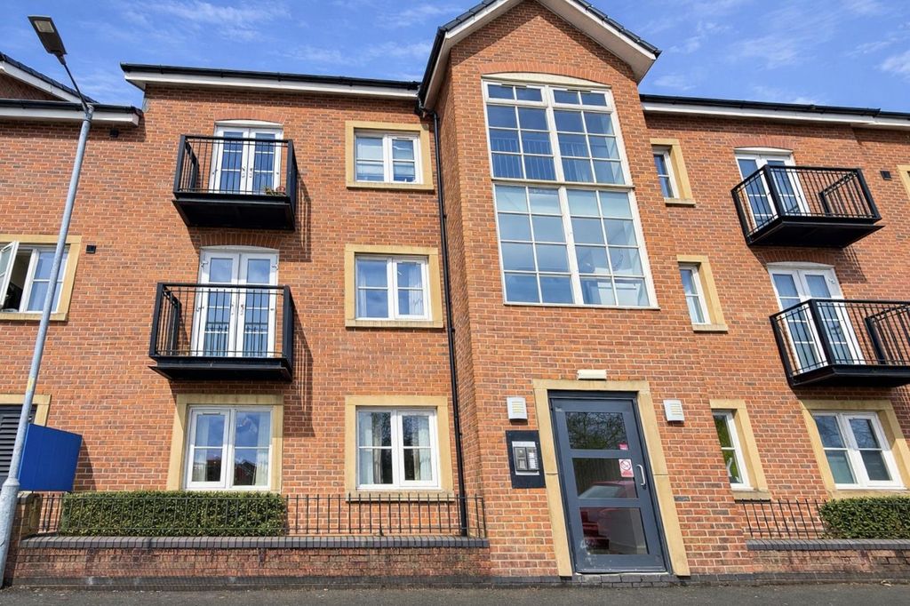 Property photo 1 of 9