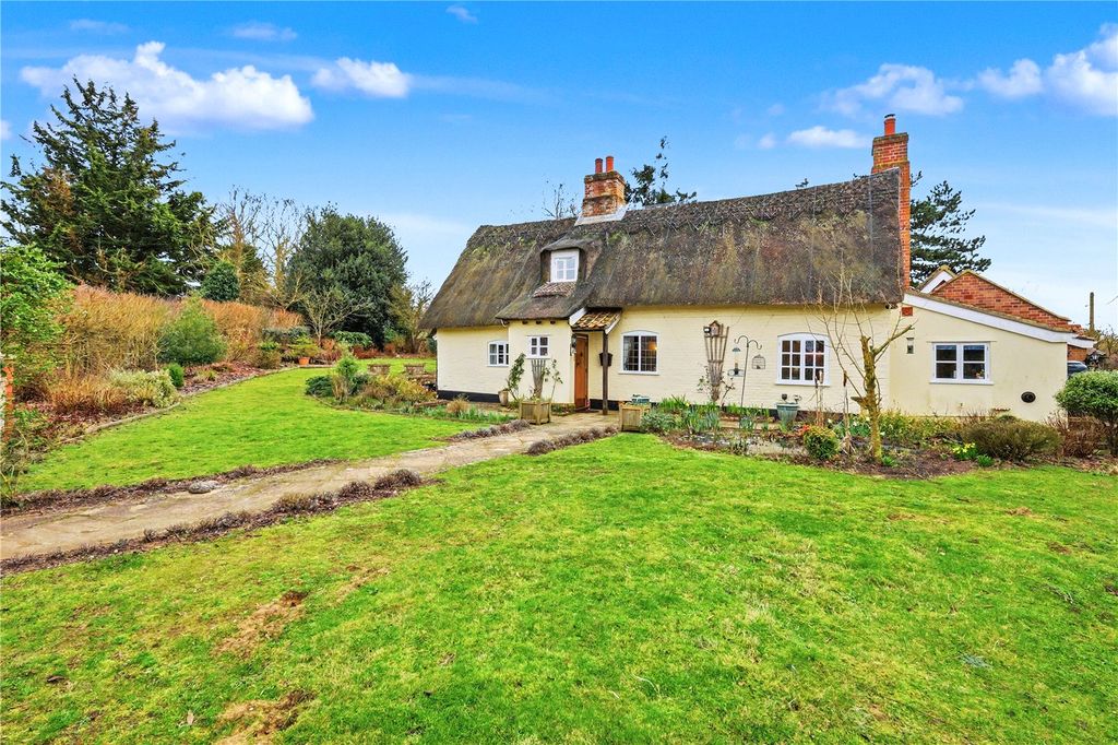 Property photo 1 of 23 Runton Croft