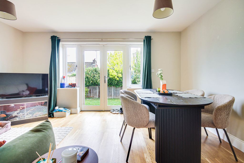 Property photo 3 of 14 Dining Area