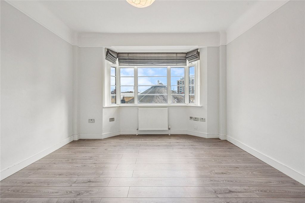 Property photo 2 of 13 Picture No. 24