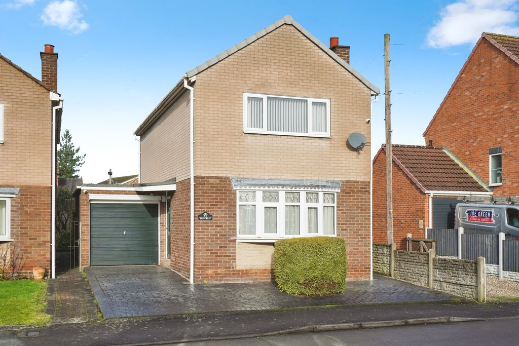 Property photo 1 of 19 Front