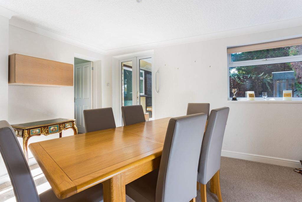 Property photo 2 of 24