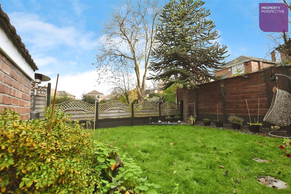 Property photo 2 of 23 Rear Gardens