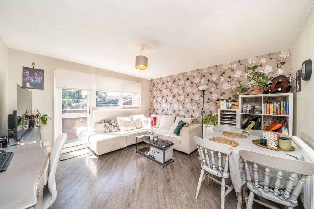 Property photo 1 of 5