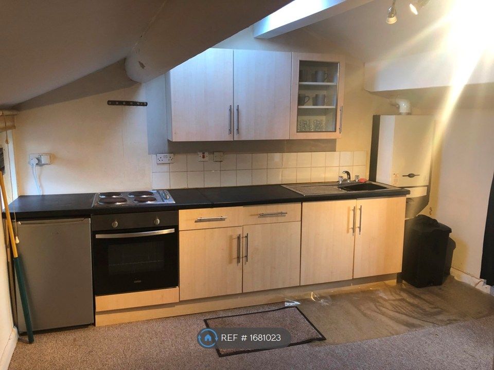 Property photo 2 of 7 Kitchen Area