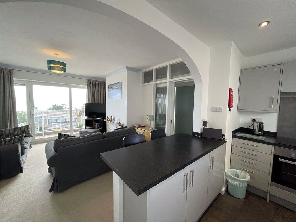 Property photo 3 of 12 Photo 14