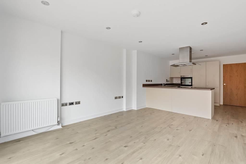 Property photo 3 of 9 10-Baa2Jhiml - Flat 12 Portway House - 30 (1)-Smal