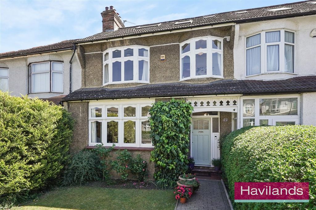 Property photo 1 of 28 Sittingbourne Avenue-19.Jpg