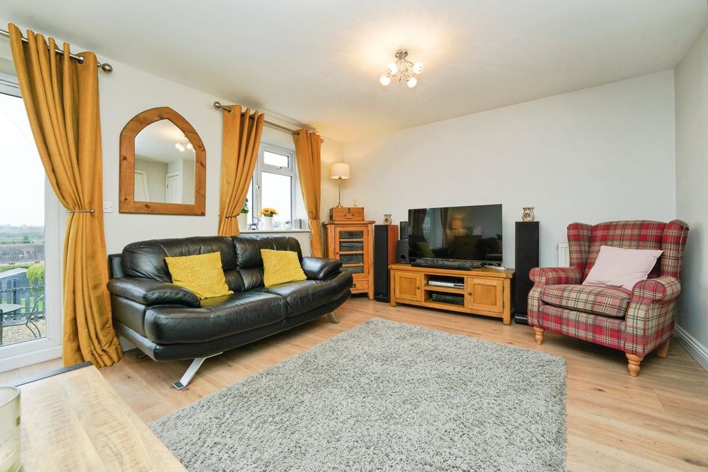 Property photo 3 of 22