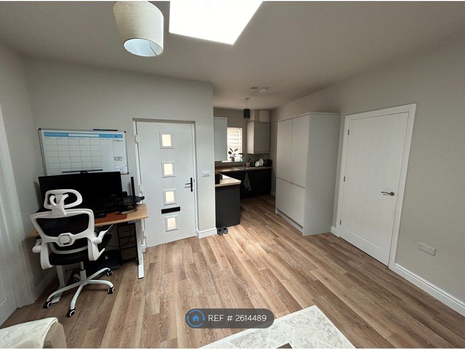 Property photo 3 of 8 Space For Home Office Area