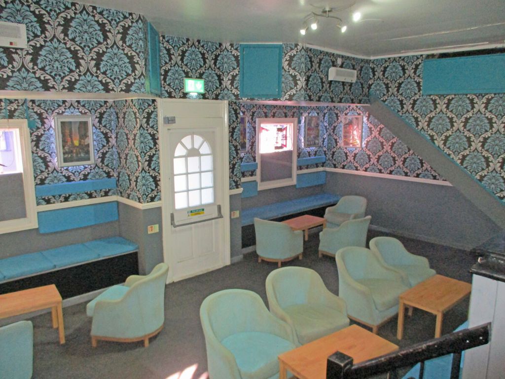 Property photo 3 of 7 The Broadway, Uckfield