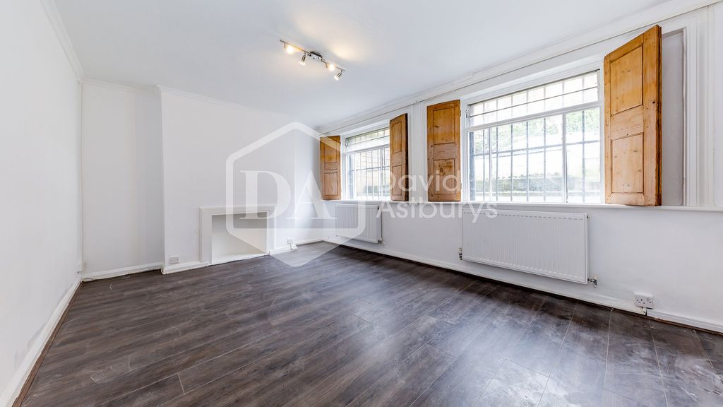 Property photo 2 of 9